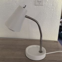 Desk lamp