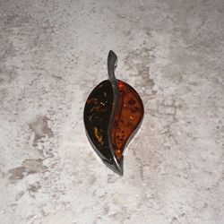 Vintage Leaf Shape NATURAL BALTIC AMBER Green And Orange Tone PENDANT 