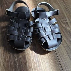 good condition sandals