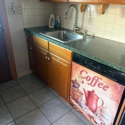 Wood Kitchen Cabinets & Green Countertops