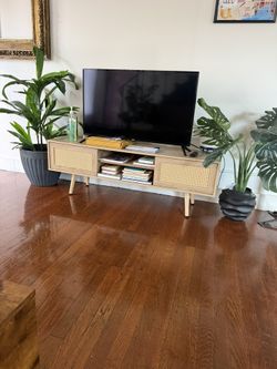 Stand And Tv