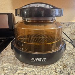 NuWave Oven Pro Countertop Convection Cooker