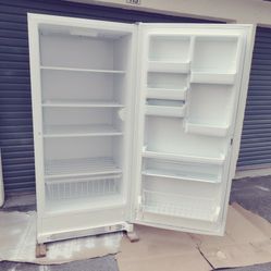 like new Kenmore 24 cubic feet stand up freezer works perfect with the