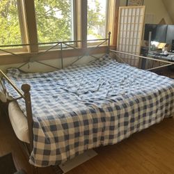 Steel Day Bed with Trundle