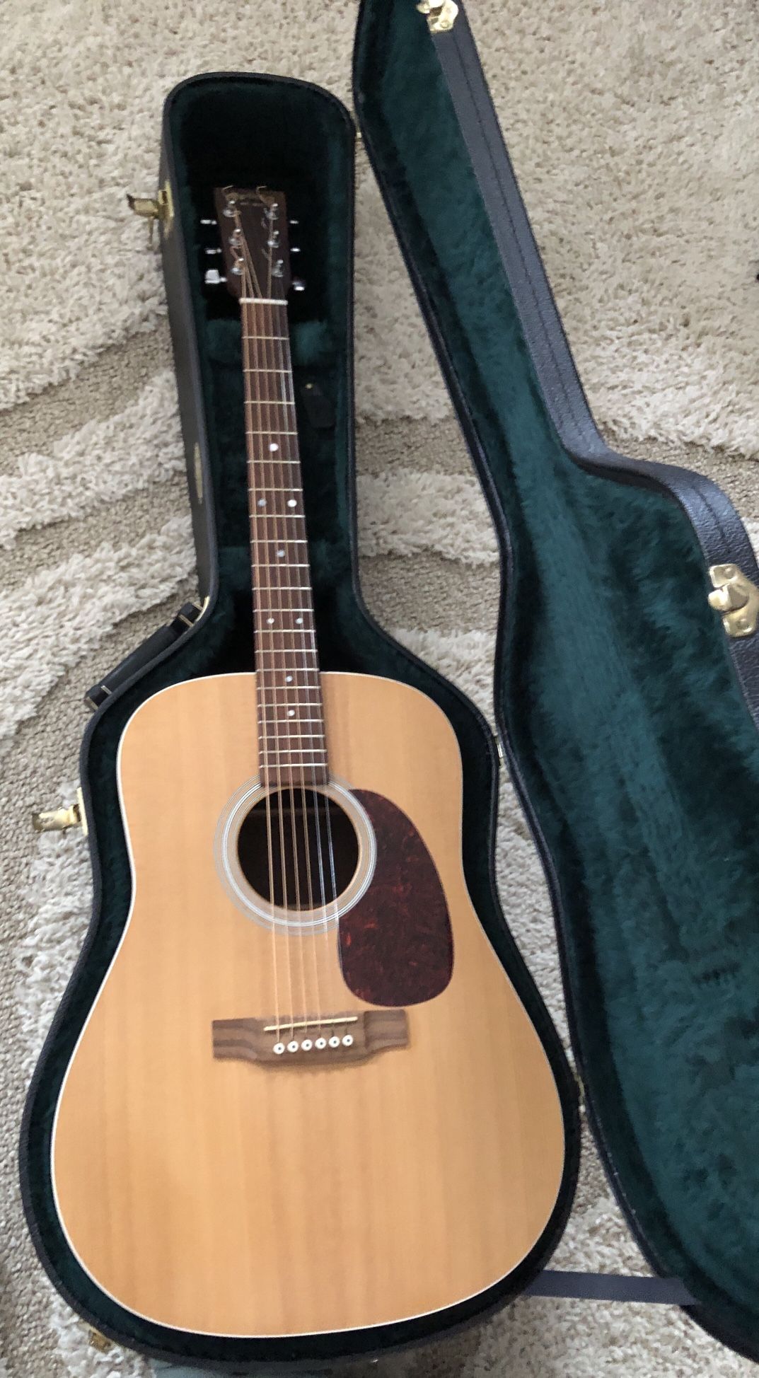 Martin Acoustic Guitar DSR Custom $675