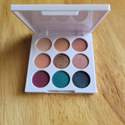 CHICA BEAUTY Mini Fiesta Eyeshadow Palette