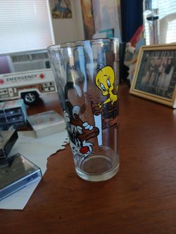 Collectible Pepsi sylvester and tweety collector series 1976 glass