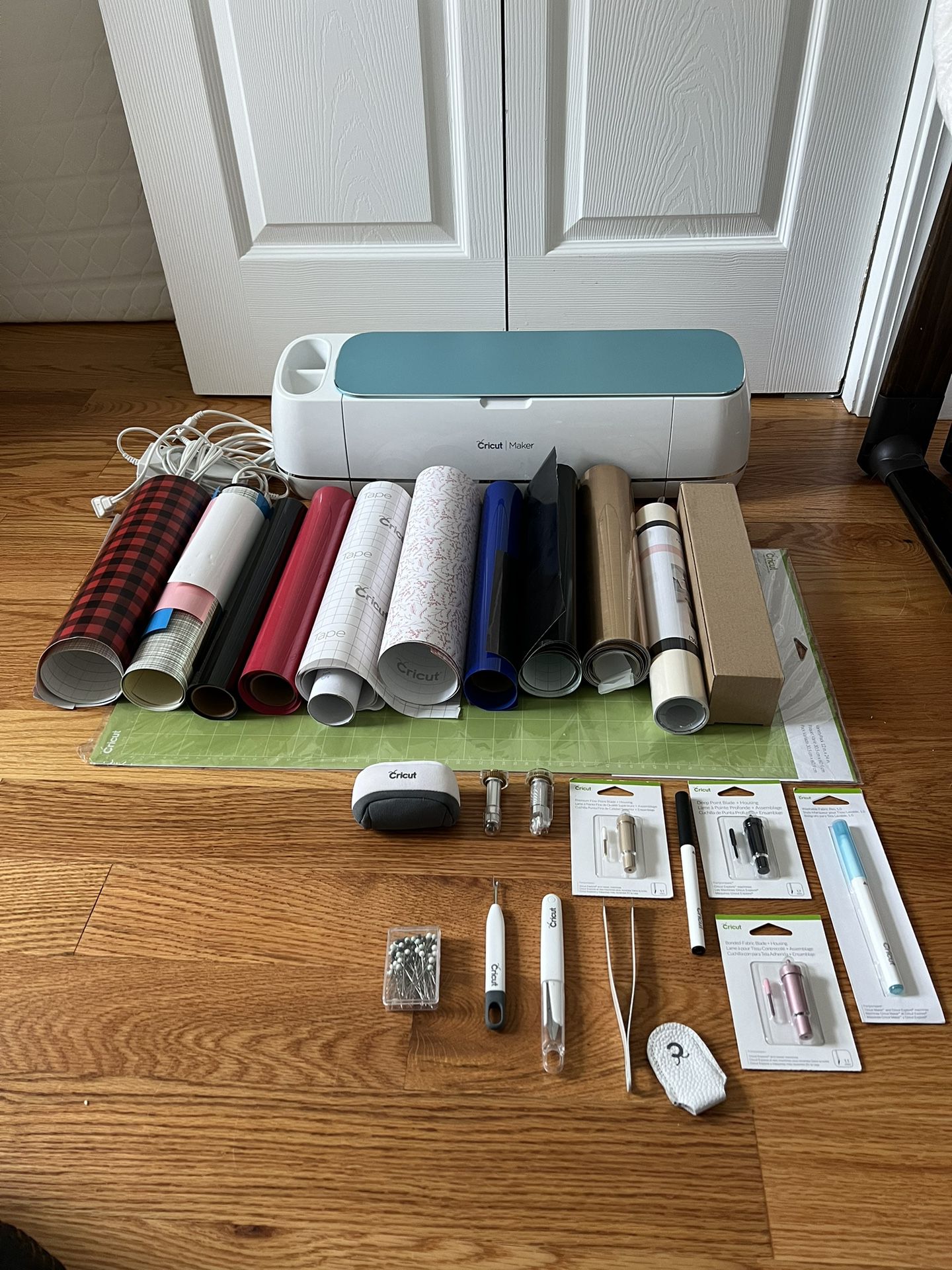 Cricut Maker with Accessories 