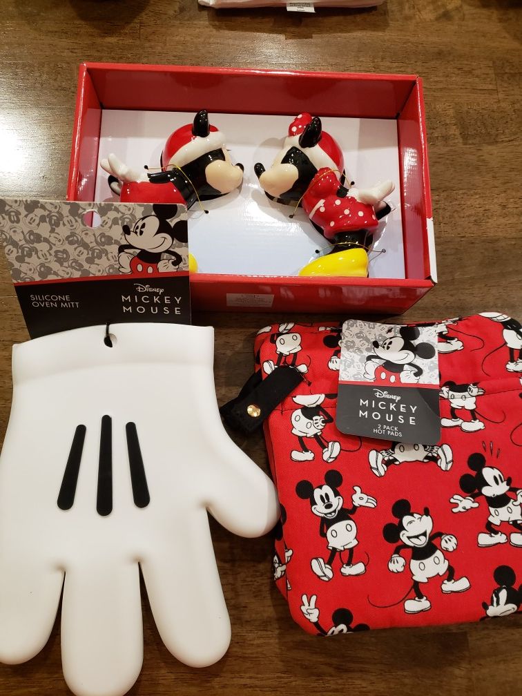 Disney Mickey and minnie mouse kitchen set