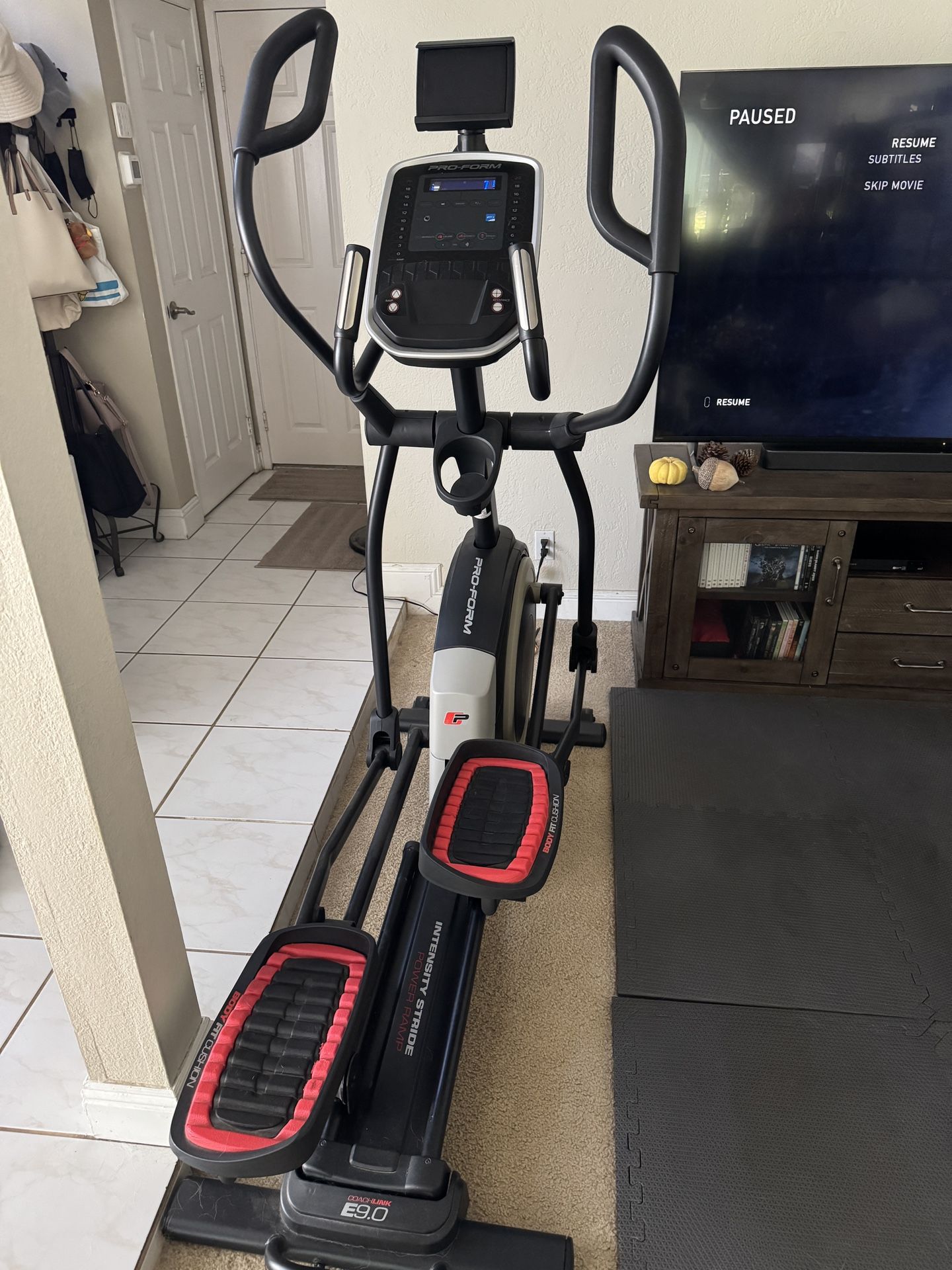 PRO form E9.0 elliptical Exercise Machine