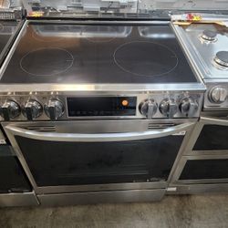 LG
30 Inch Wide 6.3 Cu. Ft. Slide In Fingerprint Resistant Electric Range 