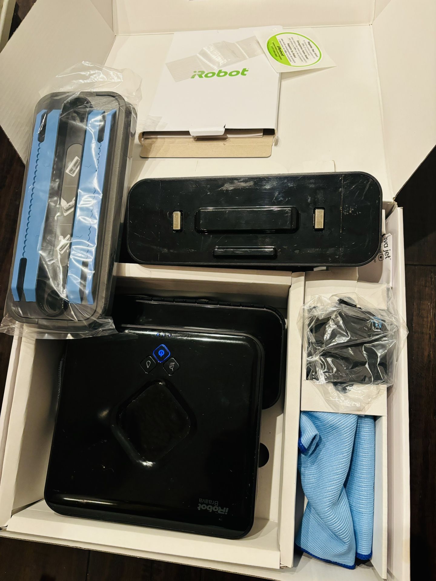 iRobot  Braava 380t - The Mopping robot !
