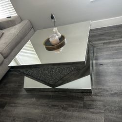 Sliver Mirror Table