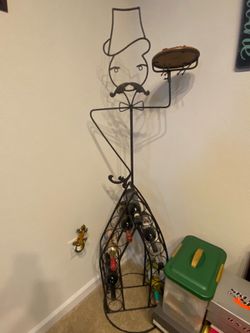 Metal wine holder