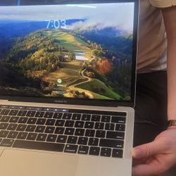 2018 Macbook Pro 16GB Ram 256gb SSD T2 Intel Iris Plus Graphics 655