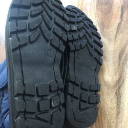 Winter Boots Size 1 Big Boy  Like New 