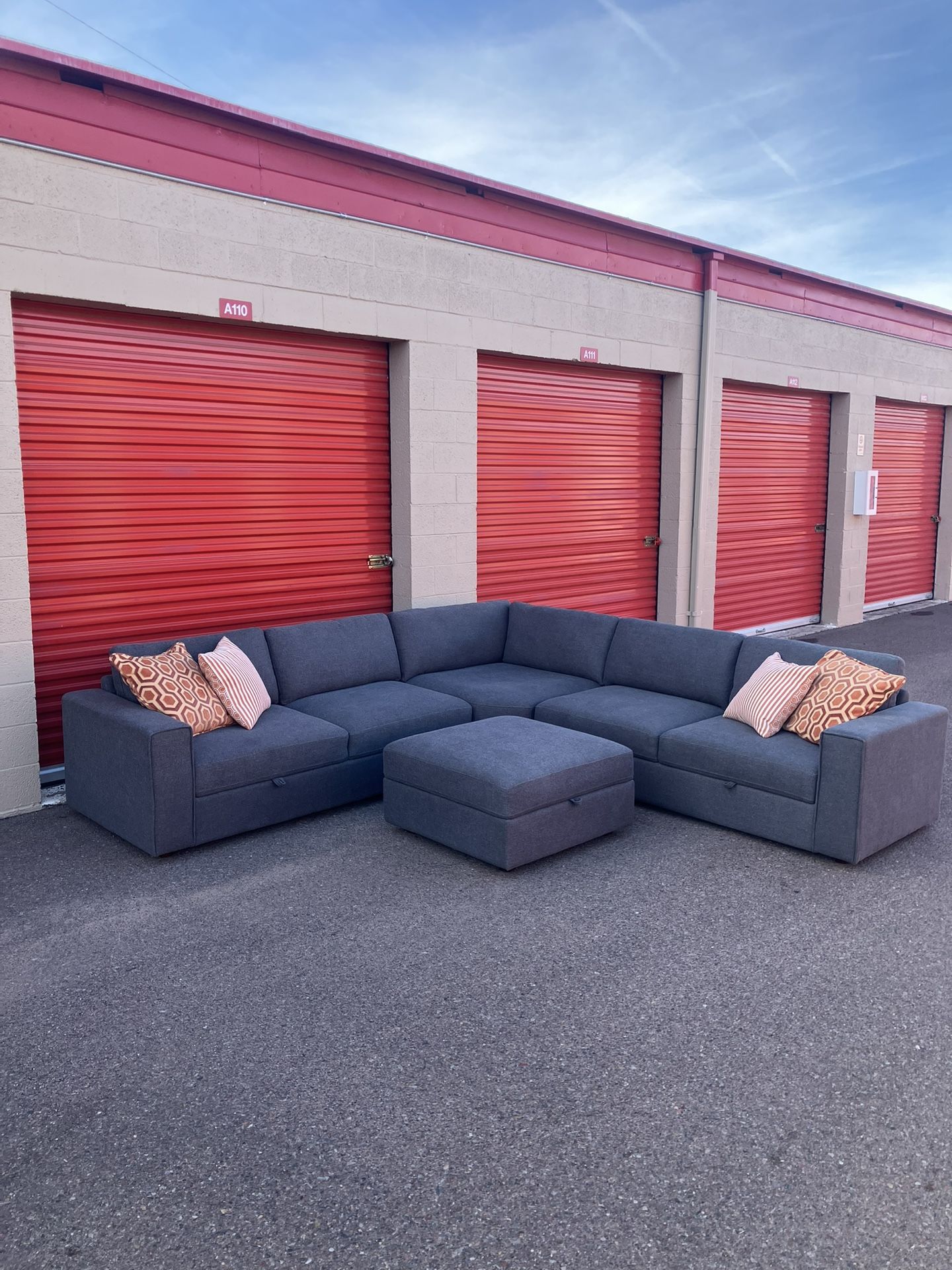 Large Gray Sectional Sofa w/Ottoman