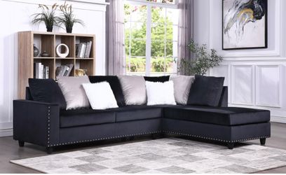 Cindy reversible sectional available in black