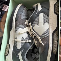 Off White Tennis Shoes 