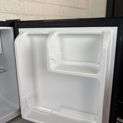 Hisense Mini Fridge 