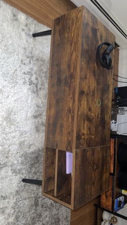 Table with multiple compartments