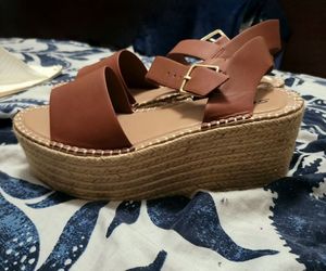 Platform shoes