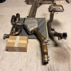Porsche Cayenne/Coupe 2019–2024 OEM Exhaust + Sport Tips (14K Miles)