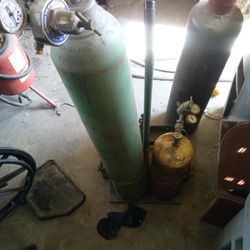 Two Seats Of Lampton @ Linde Welding Cylinders