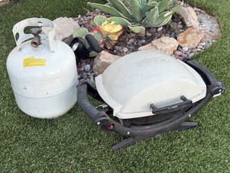 Weber grill and propane tank- needs a good cleaning