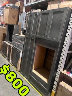 7 Piece Grey Kitchen Cabinets  (2 Top/5 Bottom)
