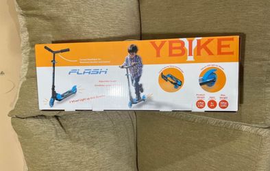 Scooter New In Box$50 Wheels Light Up. 