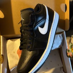Jordan One Black Low Size 8/9.5W