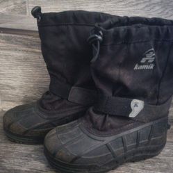 Kamik Size 2 Snow Boots 