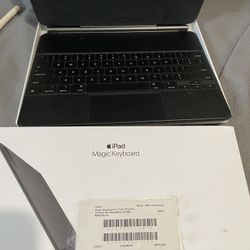 iPad Magic Keyboard With Trackpad