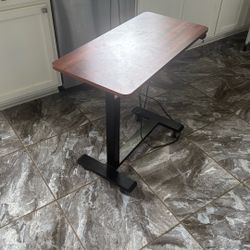 Small Desk On Wheels, Plug-In Height, Adjustable Home, Office, bedside, Mobile desk
