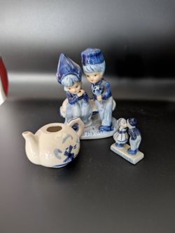 Vintage Hand Painted Delft Blue Dutch Porcelain Figurines Lot With Tea Pot 