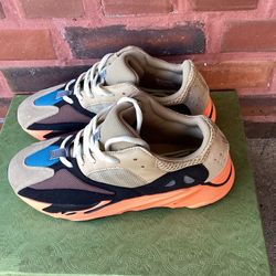 Adidas Yeezy Boost 700