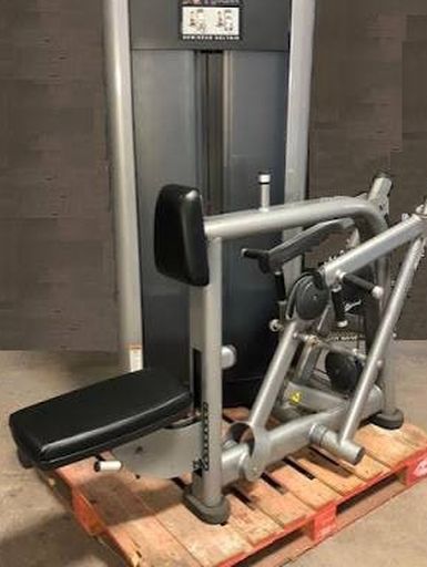 Life Fitness Row / Rear Delt Machine