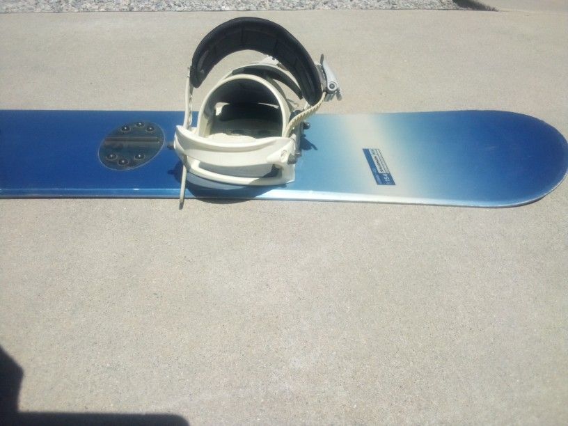 Salomon Unibody 400 Snowboard for Sale in Riverside, CA - OfferUp