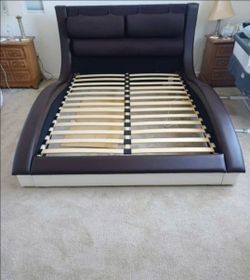 Queen Low-Profile Upholstered Sleigh