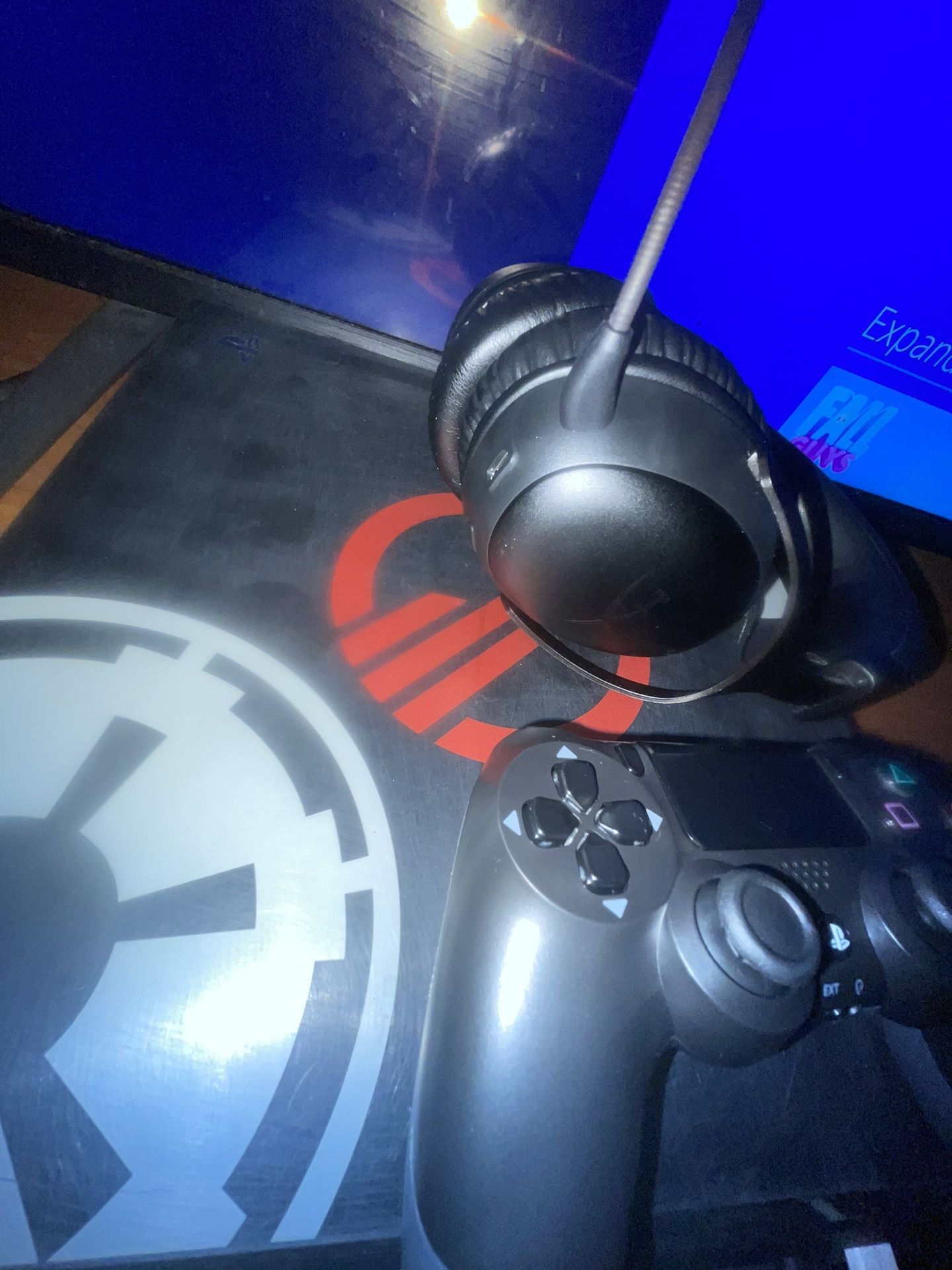PS4 Pro Star Wars Limited Edition