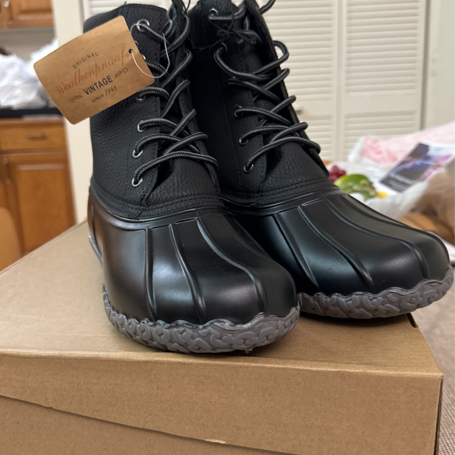 $45 NEW Size 8 MENS Weather Boots