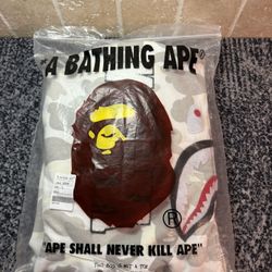 -BAPE Men’s White and Cream Hoodie -Brand new -Glow in the dark -Size L