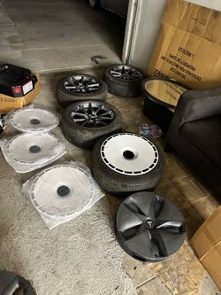 Tesla model 3 18 Aero  michelin tires