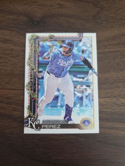 TOPPS 2025 Holiday H116 - Salvador Perez KC Royals
