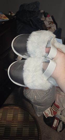 Toddler Girls 11/12 Silver Slippers New