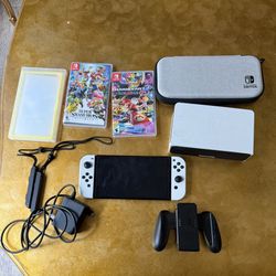 Nintendo Switch OLED Bundle – Great Condition 