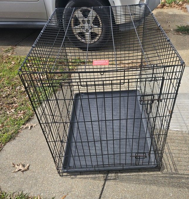 XL Dog Crate Tiny Crack In Back Of Tray Cross Posted