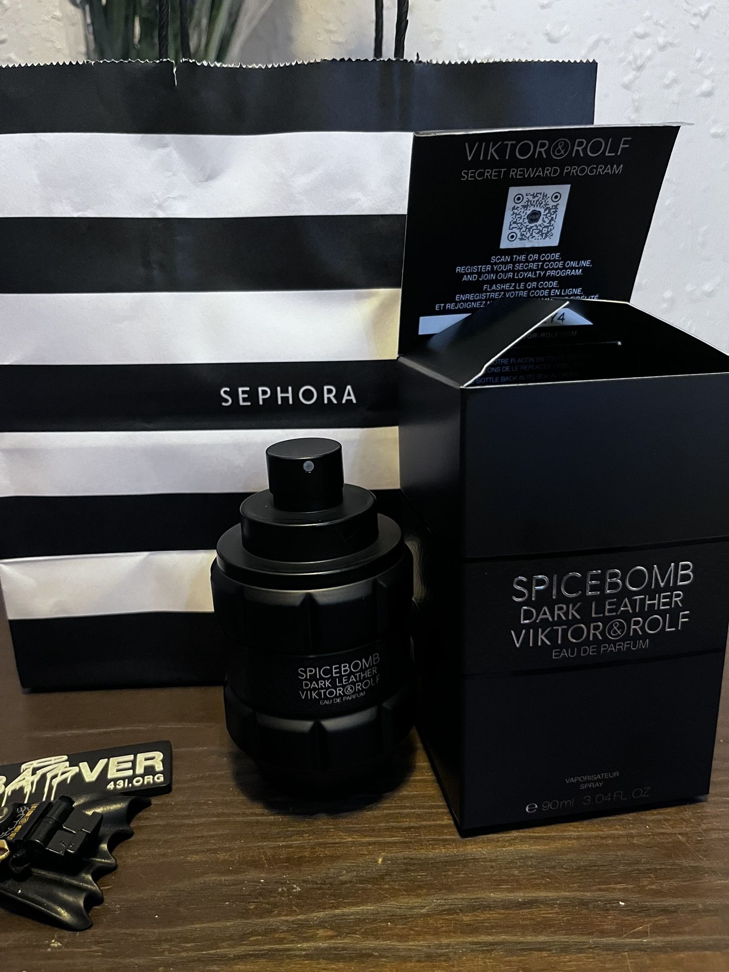 Spice Bomb Dark Leather 3.04