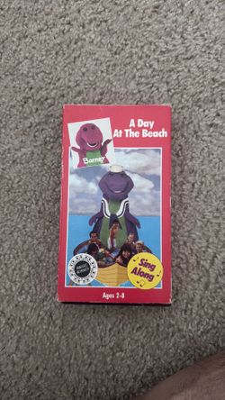 Barney : Day At The Beach VHS